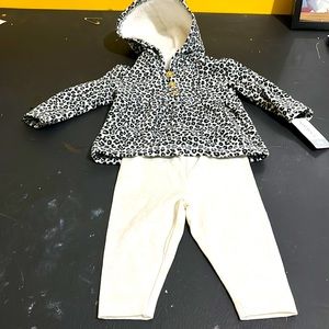 Beautiful set for girl size 6M as you can see in the pictures